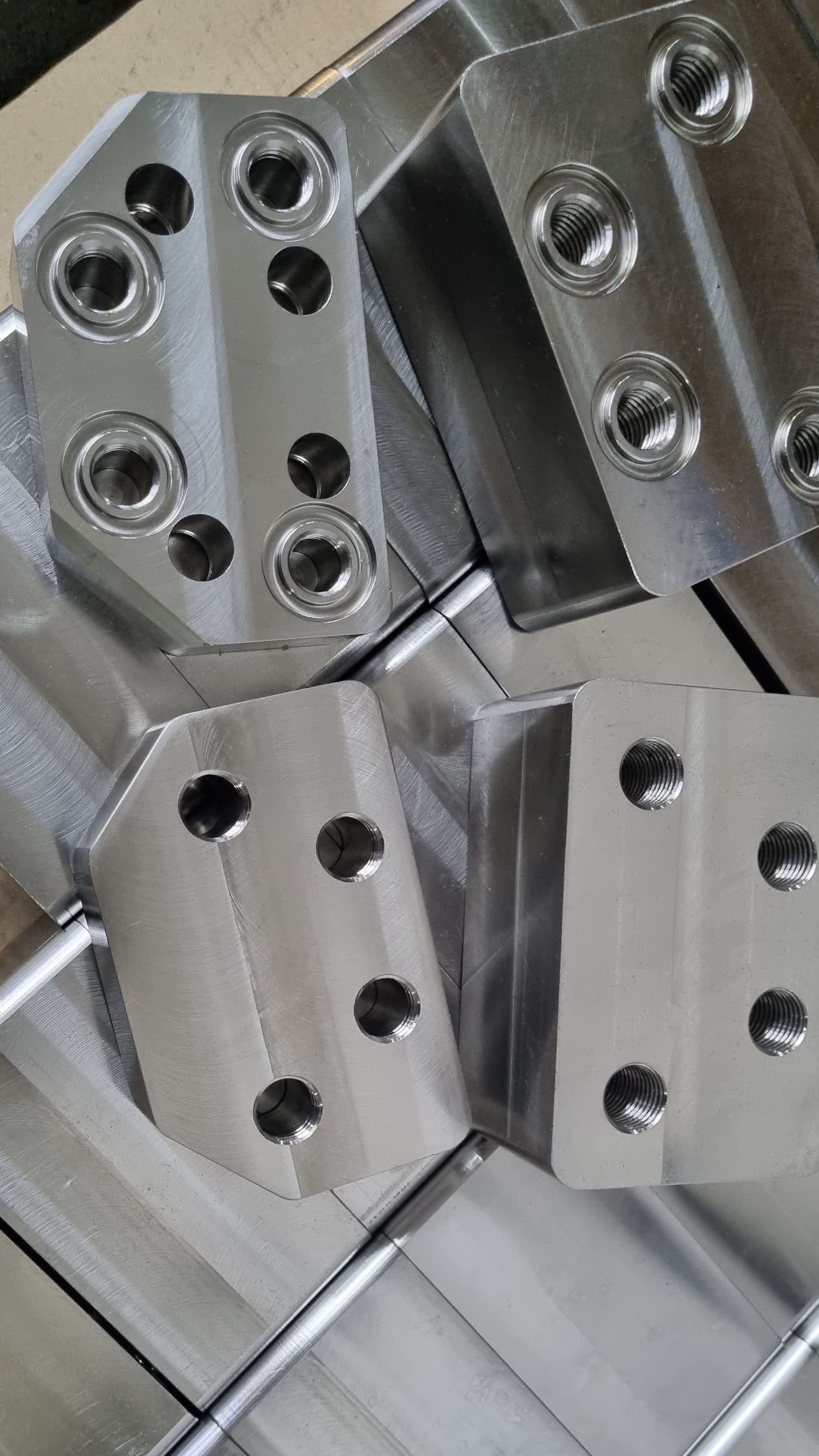 Steel component 5