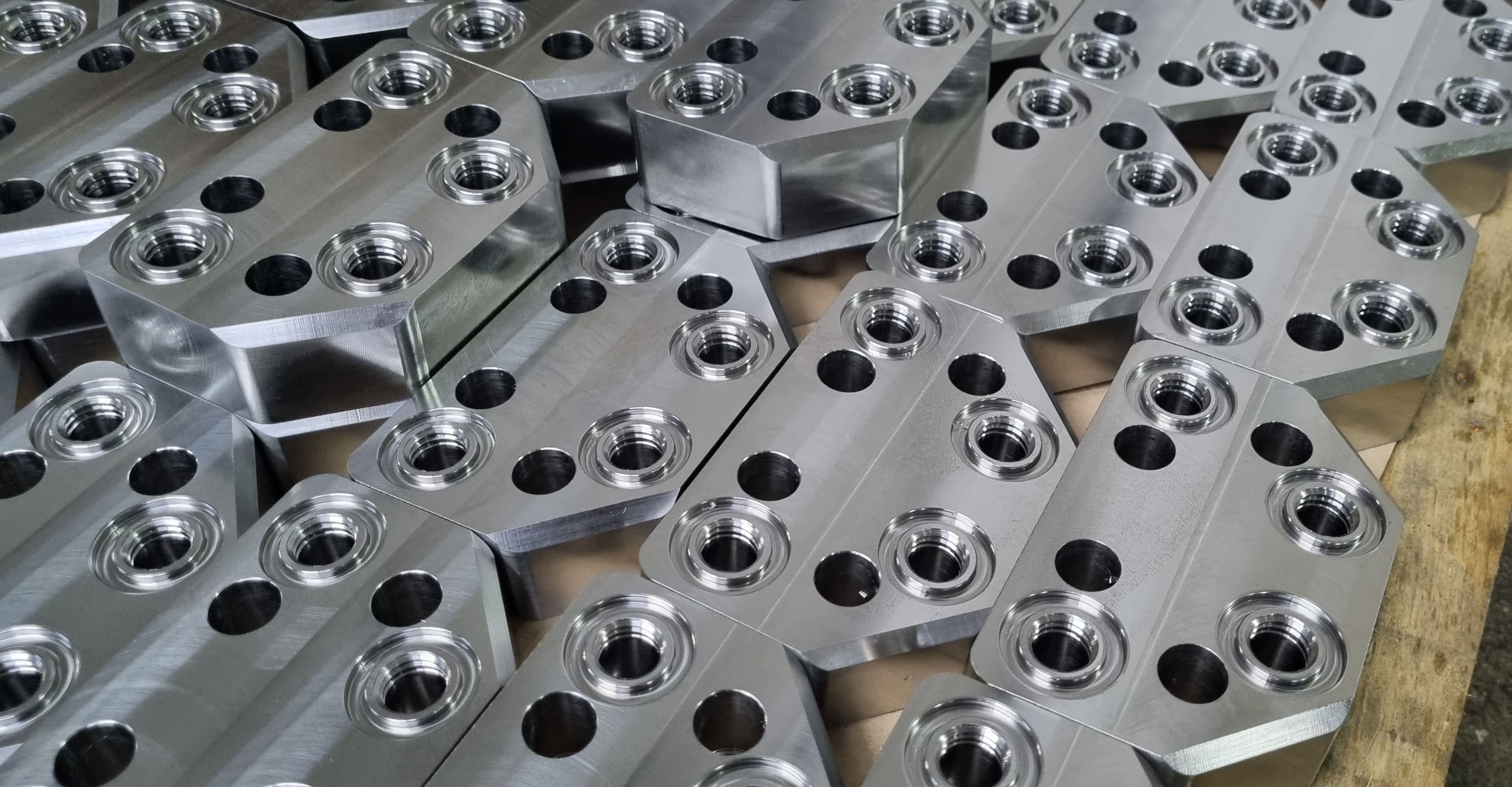Steel component 6